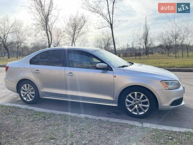 Сірий Фольксваген Джетта, об'ємом двигуна 2.5 л та пробігом 243 тис. км за 9200 $, фото 1 на Automoto.ua