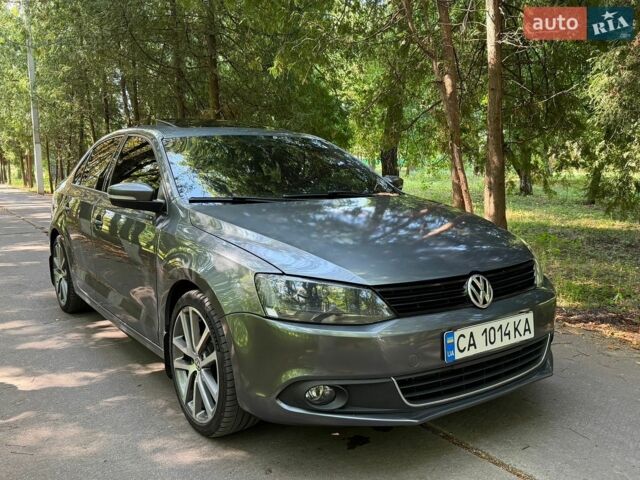 Сірий Фольксваген Джетта, об'ємом двигуна 2.48 л та пробігом 260 тис. км за 7999 $, фото 1 на Automoto.ua