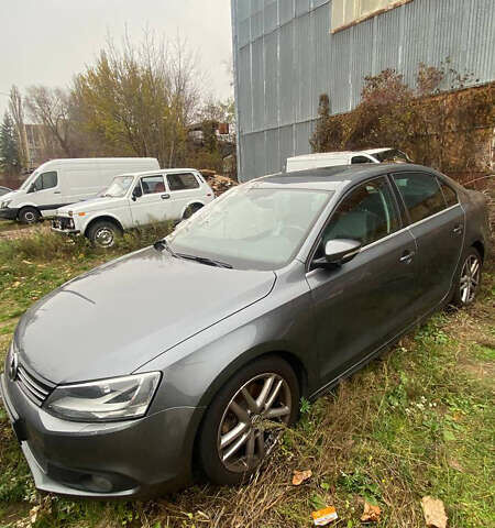 Серый Фольксваген Джетта, объемом двигателя 1.39 л и пробегом 230 тыс. км за 6500 $, фото 1 на Automoto.ua