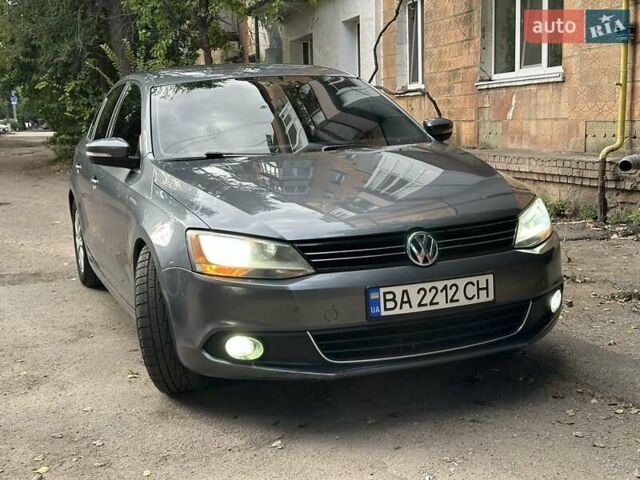 Сірий Фольксваген Джетта, об'ємом двигуна 2.5 л та пробігом 300 тис. км за 7800 $, фото 1 на Automoto.ua