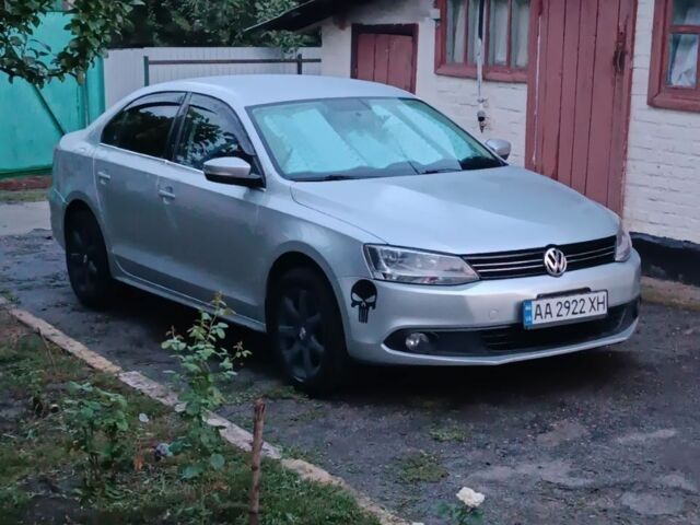 Серый Фольксваген Джетта, объемом двигателя 2.5 л и пробегом 245 тыс. км за 8000 $, фото 1 на Automoto.ua