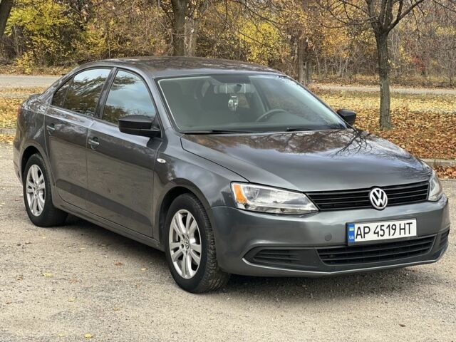 Сірий Фольксваген Джетта, об'ємом двигуна 2 л та пробігом 142 тис. км за 8000 $, фото 1 на Automoto.ua