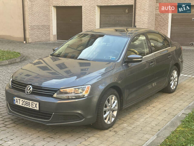 Серый Фольксваген Джетта, объемом двигателя 2.47 л и пробегом 203 тыс. км за 9200 $, фото 1 на Automoto.ua