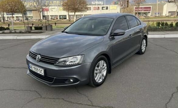 Сірий Фольксваген Джетта, об'ємом двигуна 2 л та пробігом 200 тис. км за 9700 $, фото 1 на Automoto.ua