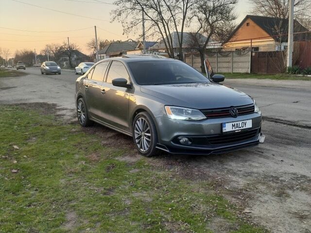Сірий Фольксваген Джетта, об'ємом двигуна 2.5 л та пробігом 194 тис. км за 10200 $, фото 1 на Automoto.ua