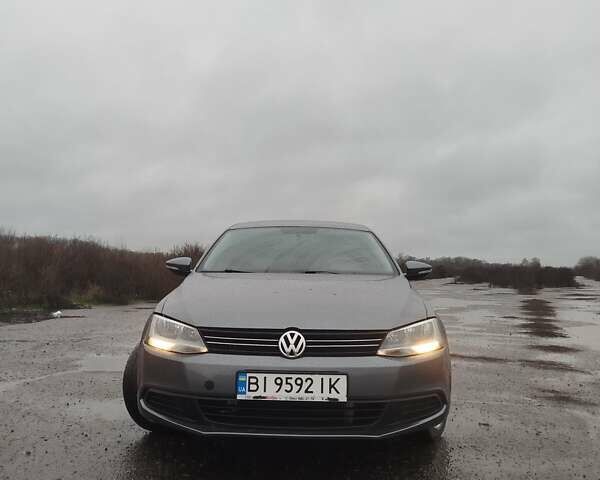 Серый Фольксваген Джетта, объемом двигателя 2.5 л и пробегом 297 тыс. км за 7600 $, фото 1 на Automoto.ua