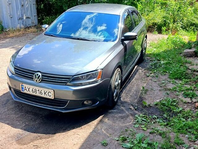 Сірий Фольксваген Джетта, об'ємом двигуна 2.5 л та пробігом 300 тис. км за 7700 $, фото 1 на Automoto.ua