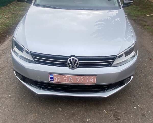 Серый Фольксваген Джетта, объемом двигателя 1.6 л и пробегом 240 тыс. км за 9500 $, фото 1 на Automoto.ua