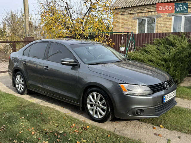 Серый Фольксваген Джетта, объемом двигателя 2.5 л и пробегом 215 тыс. км за 8500 $, фото 1 на Automoto.ua