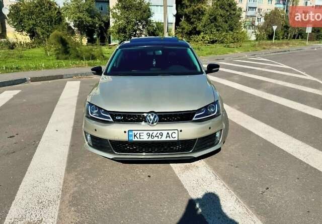 Серый Фольксваген Джетта, объемом двигателя 2.48 л и пробегом 150 тыс. км за 8800 $, фото 1 на Automoto.ua