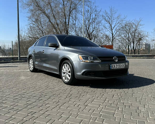 Сірий Фольксваген Джетта, об'ємом двигуна 1.8 л та пробігом 198 тис. км за 8800 $, фото 1 на Automoto.ua