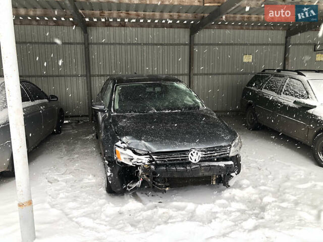 Серый Фольксваген Джетта, объемом двигателя 1.8 л и пробегом 320 тыс. км за 5000 $, фото 1 на Automoto.ua