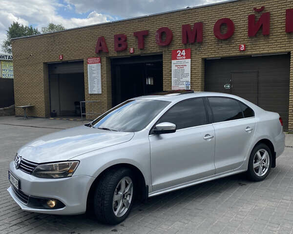 Сірий Фольксваген Джетта, об'ємом двигуна 1.9 л та пробігом 250 тис. км за 10000 $, фото 1 на Automoto.ua