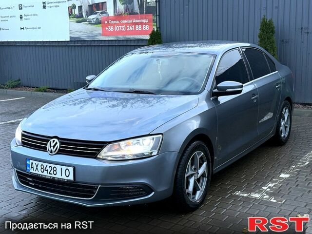 Серый Фольксваген Джетта, объемом двигателя 2.5 л и пробегом 211 тыс. км за 8000 $, фото 1 на Automoto.ua