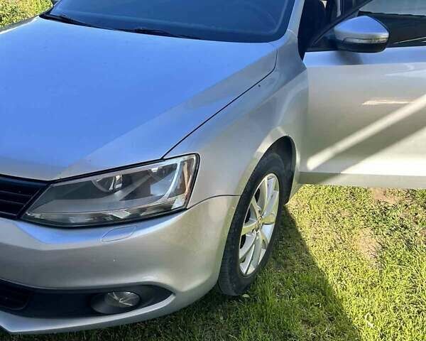 Сірий Фольксваген Джетта, об'ємом двигуна 1.97 л та пробігом 366 тис. км за 10000 $, фото 1 на Automoto.ua