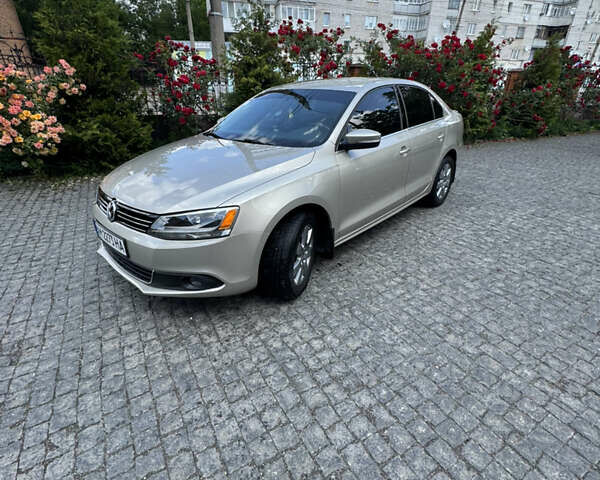 Серый Фольксваген Джетта, объемом двигателя 2.5 л и пробегом 230 тыс. км за 9200 $, фото 1 на Automoto.ua