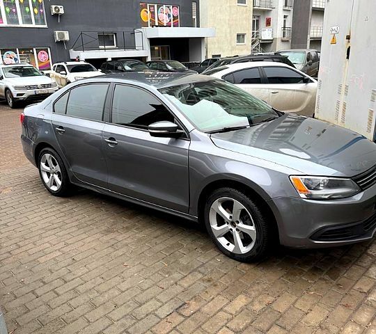 Серый Фольксваген Джетта, объемом двигателя 1.8 л и пробегом 26000 тыс. км за 7800 $, фото 1 на Automoto.ua