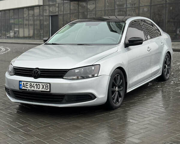 Серый Фольксваген Джетта, объемом двигателя 1.8 л и пробегом 243 тыс. км за 7999 $, фото 1 на Automoto.ua