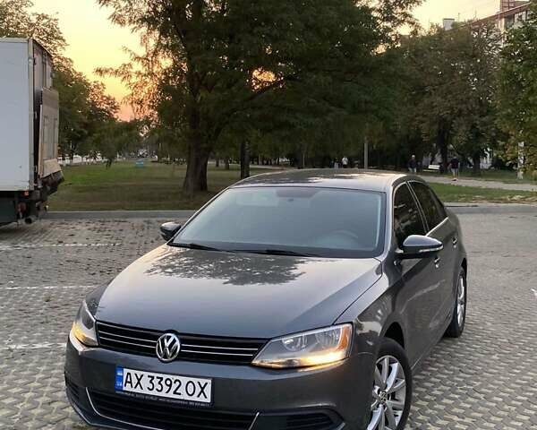 Серый Фольксваген Джетта, объемом двигателя 1.8 л и пробегом 180 тыс. км за 8800 $, фото 1 на Automoto.ua