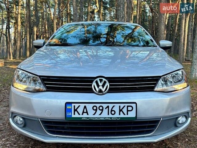 Серый Фольксваген Джетта, объемом двигателя 1.97 л и пробегом 233 тыс. км за 9900 $, фото 1 на Automoto.ua