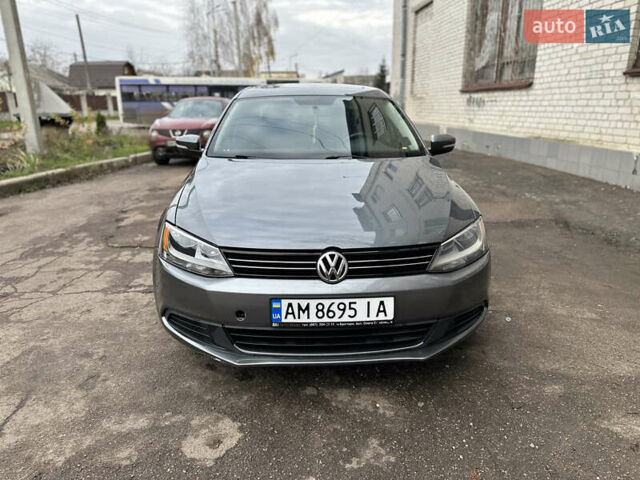 Серый Фольксваген Джетта, объемом двигателя 1.97 л и пробегом 260 тыс. км за 11000 $, фото 1 на Automoto.ua