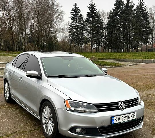 Серый Фольксваген Джетта, объемом двигателя 2 л и пробегом 230 тыс. км за 10000 $, фото 1 на Automoto.ua