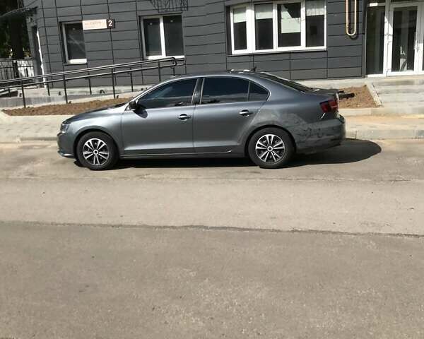 Серый Фольксваген Джетта, объемом двигателя 1.4 л и пробегом 117 тыс. км за 10700 $, фото 1 на Automoto.ua