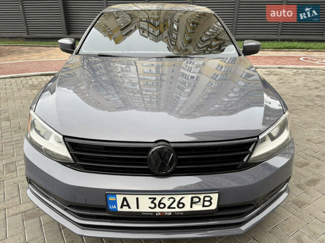 Серый Фольксваген Джетта, объемом двигателя 1.8 л и пробегом 123 тыс. км за 10000 $, фото 1 на Automoto.ua