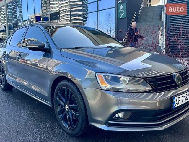 Серый Фольксваген Джетта, объемом двигателя 1.8 л и пробегом 231 тыс. км за 8999 $, фото 1 на Automoto.ua