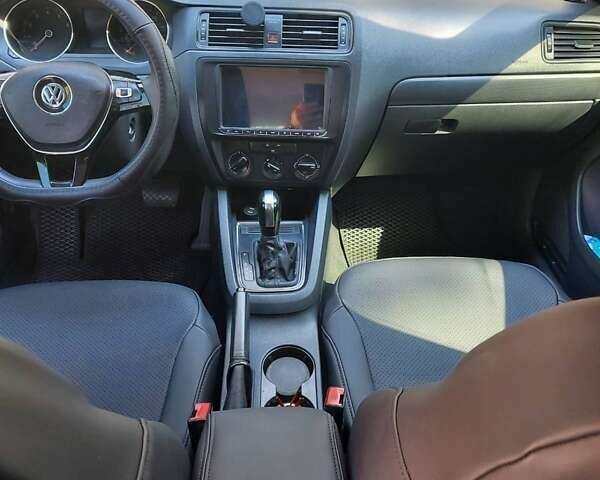 Серый Фольксваген Джетта, объемом двигателя 2 л и пробегом 197 тыс. км за 10500 $, фото 1 на Automoto.ua