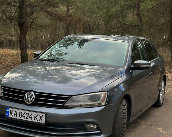 Серый Фольксваген Джетта, объемом двигателя 1.8 л и пробегом 240 тыс. км за 9600 $, фото 1 на Automoto.ua
