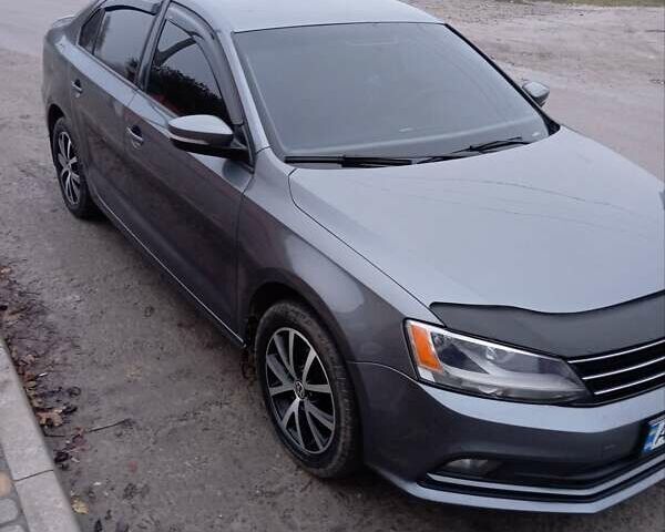 Сірий Фольксваген Джетта, об'ємом двигуна 2 л та пробігом 135 тис. км за 10600 $, фото 1 на Automoto.ua