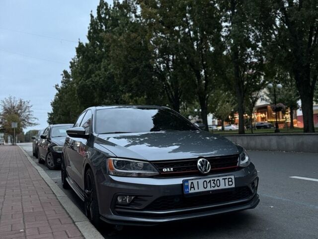 Серый Фольксваген Джетта, объемом двигателя 2 л и пробегом 137 тыс. км за 6000 $, фото 1 на Automoto.ua