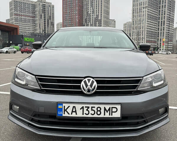 Сірий Фольксваген Джетта, об'ємом двигуна 1.8 л та пробігом 235 тис. км за 9900 $, фото 1 на Automoto.ua