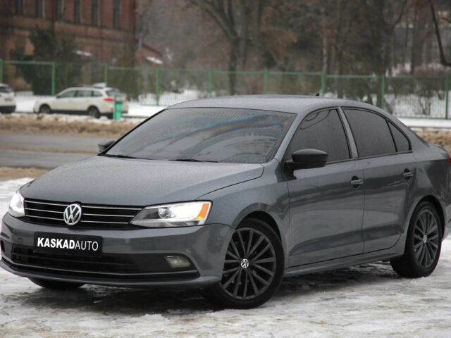 Серый Фольксваген Джетта, объемом двигателя 1.8 л и пробегом 220 тыс. км за 11200 $, фото 1 на Automoto.ua