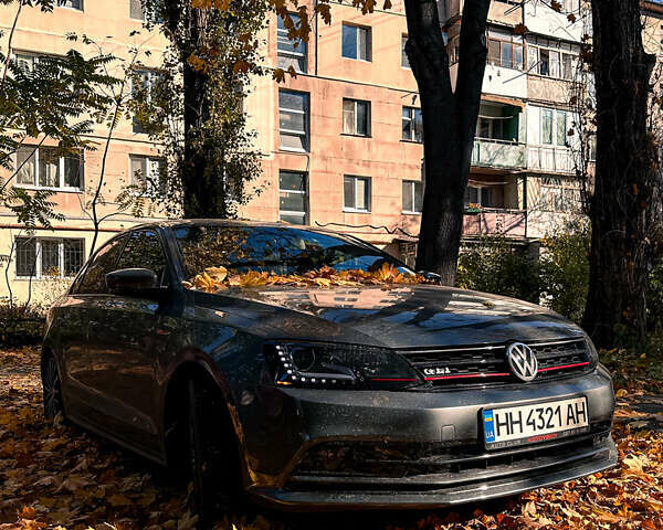 Серый Фольксваген Джетта, объемом двигателя 1.8 л и пробегом 119 тыс. км за 12000 $, фото 1 на Automoto.ua