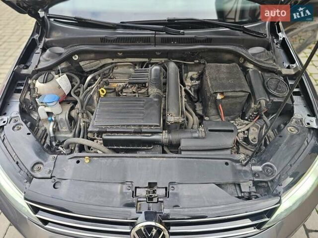 Сірий Фольксваген Джетта, об'ємом двигуна 1.4 л та пробігом 80 тис. км за 10499 $, фото 1 на Automoto.ua