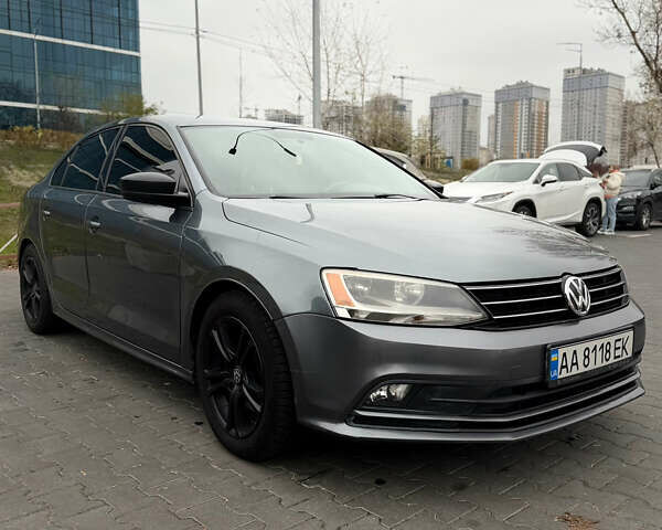 Серый Фольксваген Джетта, объемом двигателя 1.8 л и пробегом 237 тыс. км за 10300 $, фото 1 на Automoto.ua