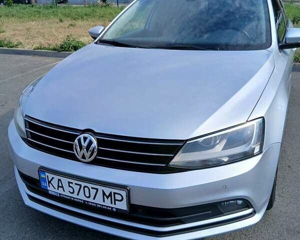 Сірий Фольксваген Джетта, об'ємом двигуна 1.6 л та пробігом 195 тис. км за 12000 $, фото 1 на Automoto.ua