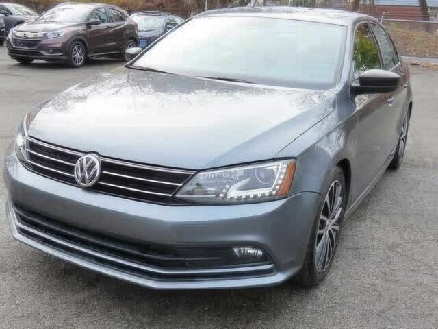 Серый Фольксваген Джетта, объемом двигателя 1.8 л и пробегом 75 тыс. км за 2200 $, фото 1 на Automoto.ua