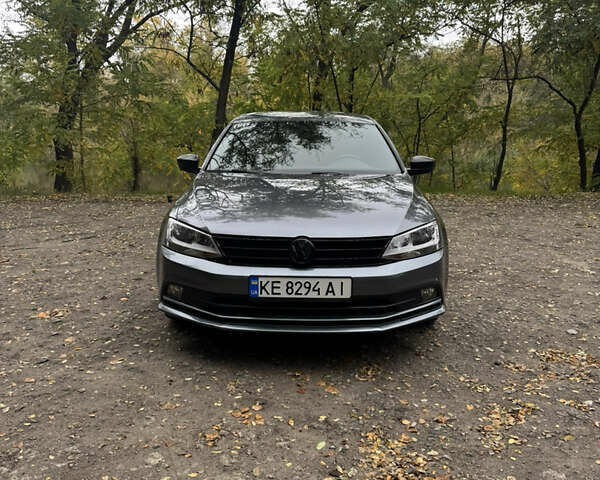 Сірий Фольксваген Джетта, об'ємом двигуна 1.8 л та пробігом 107 тис. км за 12400 $, фото 1 на Automoto.ua