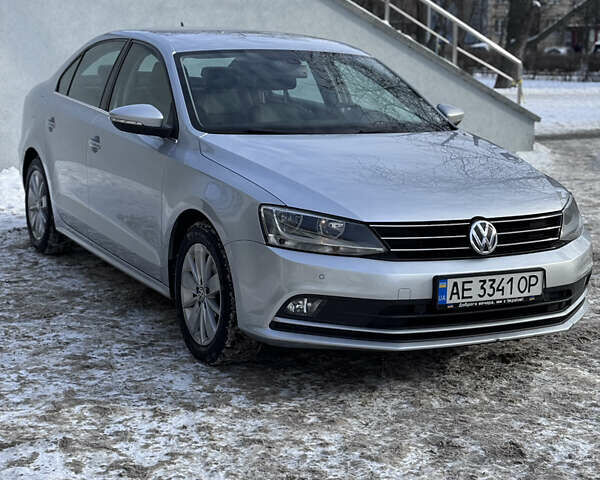 Серый Фольксваген Джетта, объемом двигателя 1.6 л и пробегом 213 тыс. км за 11500 $, фото 1 на Automoto.ua