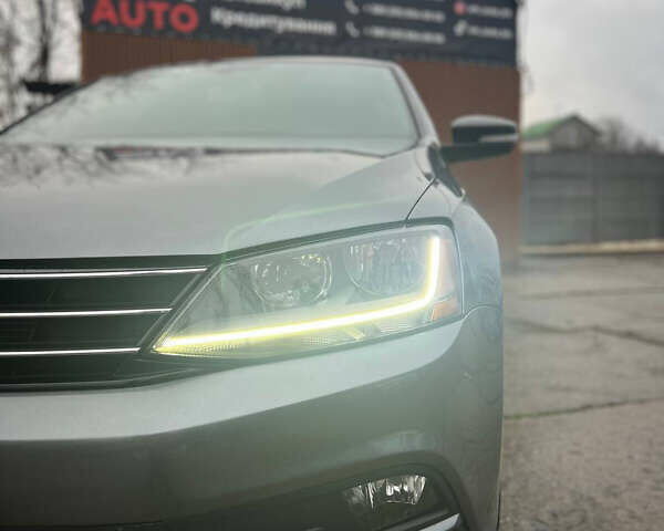 Серый Фольксваген Джетта, объемом двигателя 1.8 л и пробегом 126 тыс. км за 10900 $, фото 1 на Automoto.ua