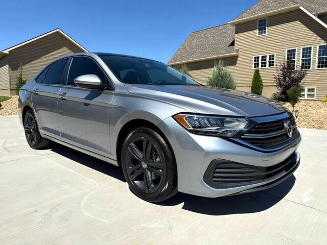 Серый Фольксваген Джетта, объемом двигателя 1.5 л и пробегом 12 тыс. км за 11000 $, фото 1 на Automoto.ua