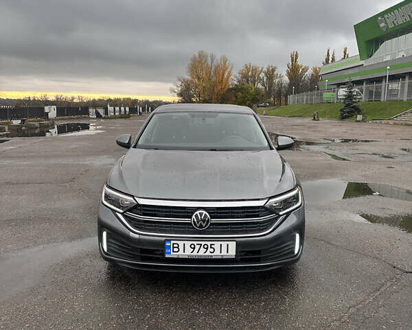 Серый Фольксваген Джетта, объемом двигателя 1.5 л и пробегом 83 тыс. км за 19000 $, фото 1 на Automoto.ua