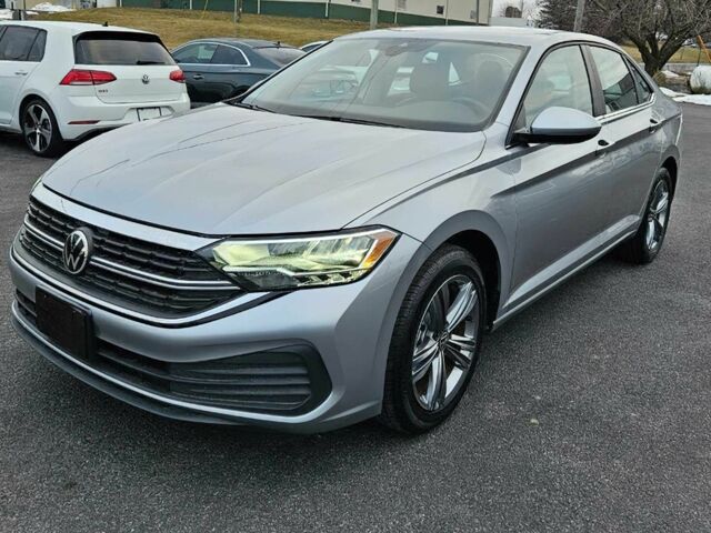 Серый Фольксваген Джетта, объемом двигателя 1.5 л и пробегом 13 тыс. км за 9000 $, фото 1 на Automoto.ua