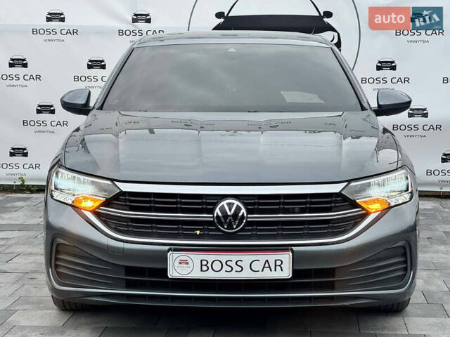 Серый Фольксваген Джетта, объемом двигателя 1.5 л и пробегом 40 тыс. км за 17700 $, фото 1 на Automoto.ua