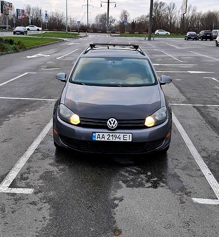 Серый Фольксваген Джетта, объемом двигателя 2.5 л и пробегом 140 тыс. км за 8400 $, фото 1 на Automoto.ua