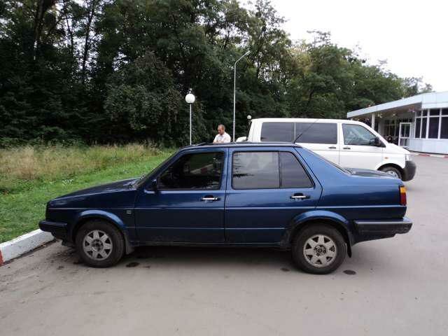 Синій Фольксваген Джетта, об'ємом двигуна 1.8 л та пробігом 420 тис. км за 3500 $, фото 1 на Automoto.ua