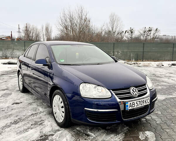 Синій Фольксваген Джетта, об'ємом двигуна 1.6 л та пробігом 235 тис. км за 6200 $, фото 1 на Automoto.ua
